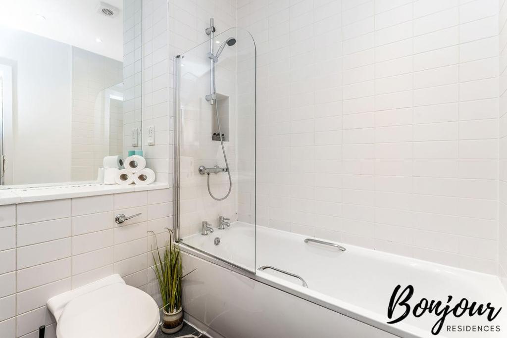 Spacious 2Br-1Ba - Grassmarket - Free Parking By Bonjour Residences Edimburgo Esterno foto