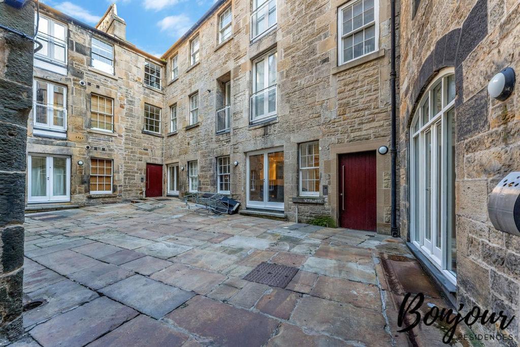 Spacious 2Br-2Ba - Grassmarket - Free Parking By Bonjour Residences Edimburgo Esterno foto