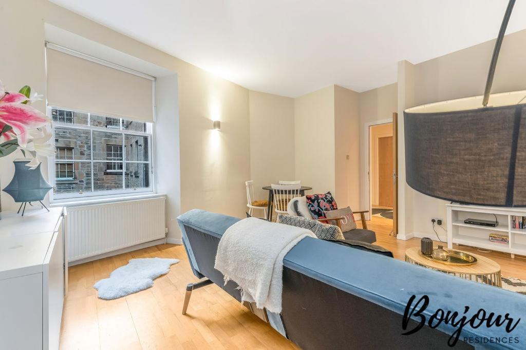 Spacious 2Br-2Ba - Grassmarket - Free Parking By Bonjour Residences Edimburgo Esterno foto