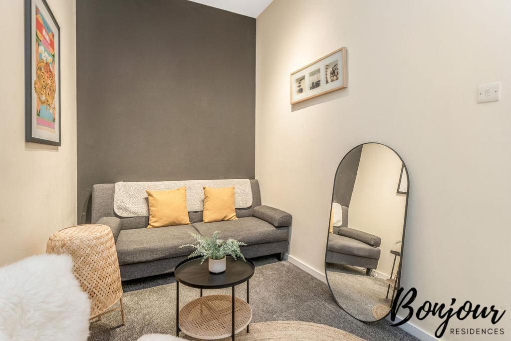 Spacious 2Br-2Ba - Grassmarket - Free Parking By Bonjour Residences Edimburgo Esterno foto