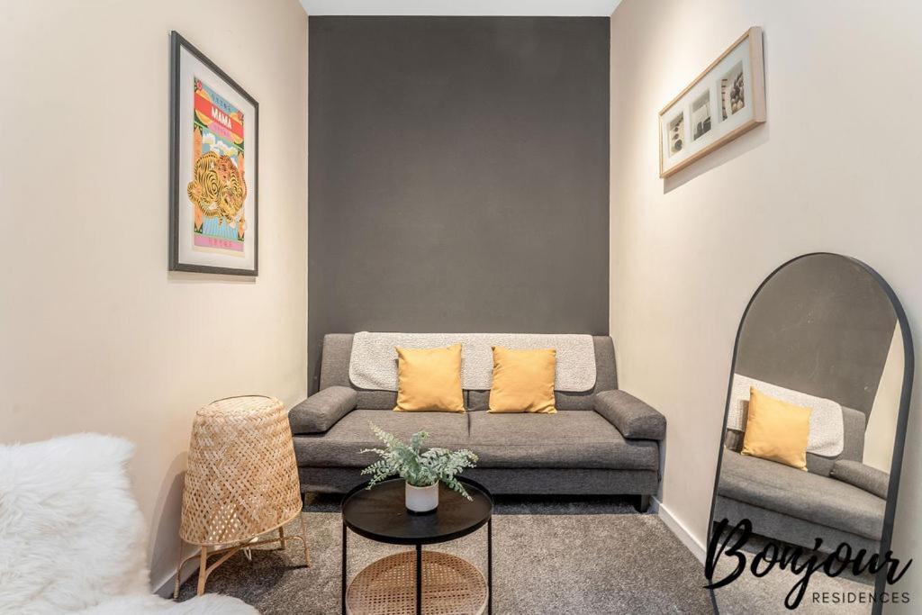 Spacious 2Br-1Ba - Grassmarket - Free Parking By Bonjour Residences Edimburgo Esterno foto