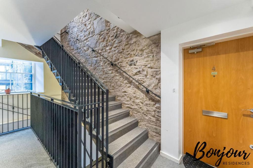 Spacious 2Br-1Ba - Grassmarket - Free Parking By Bonjour Residences Edimburgo Esterno foto