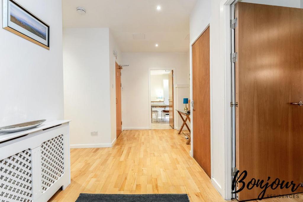 Spacious 2Br-1Ba - Grassmarket - Free Parking By Bonjour Residences Edimburgo Esterno foto